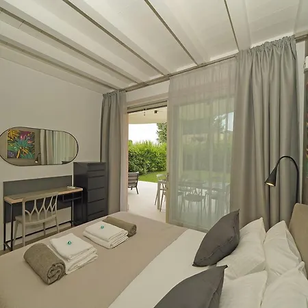 Alma Garda Apartment