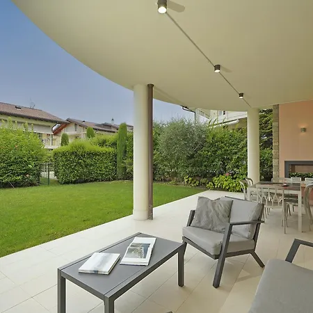 Alma Garda Apartment
